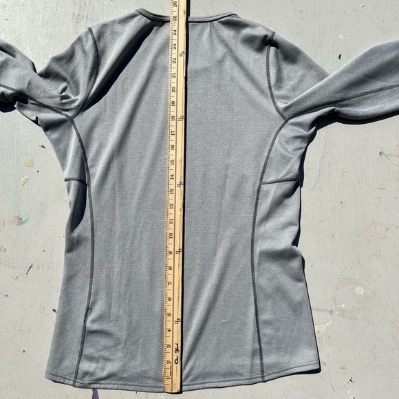 Women's Patagonia T-Shirt Gray Silver Solid S Round Active Polartec Baselayer - Picture 13 of 14